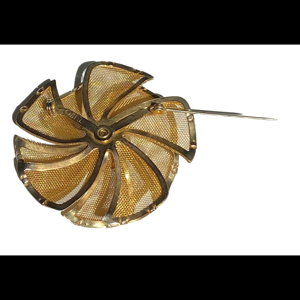 2.5” Vintage Mesh Goldtone Flower Brooch - Picture 4 of 9